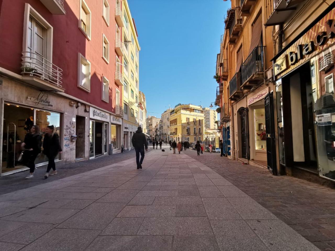 Suitesgaribaldi Cagliari Eksteriør billede